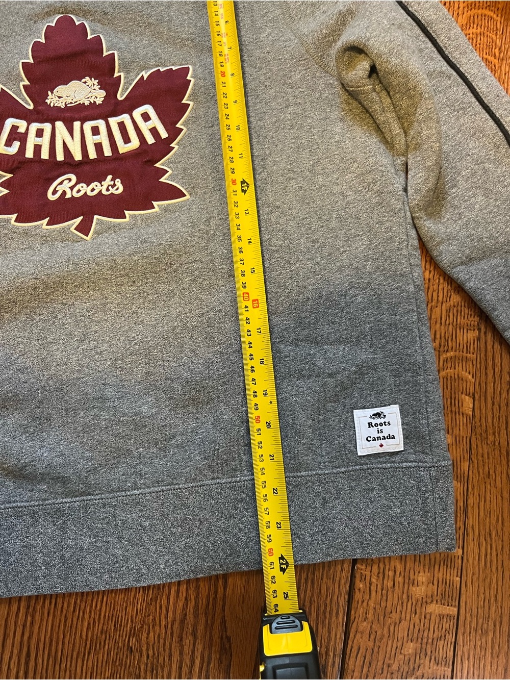 Roots Canada Crewneck Sweatshirt Grey Red Maple Leaf Made In Canada Medium - Picture 8 of 9